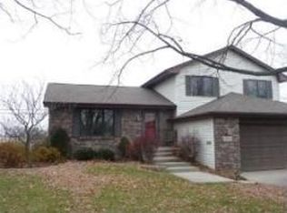 621 W 6th St, Belvidere, IL 61008