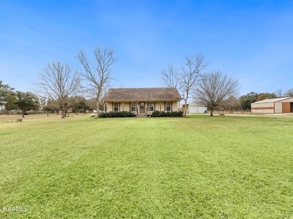 302 Superior Rd, Church Point, LA 70525