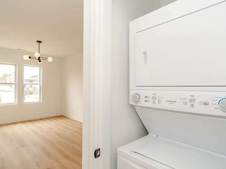 1330 N Artesian Ave #1R — Photo 9