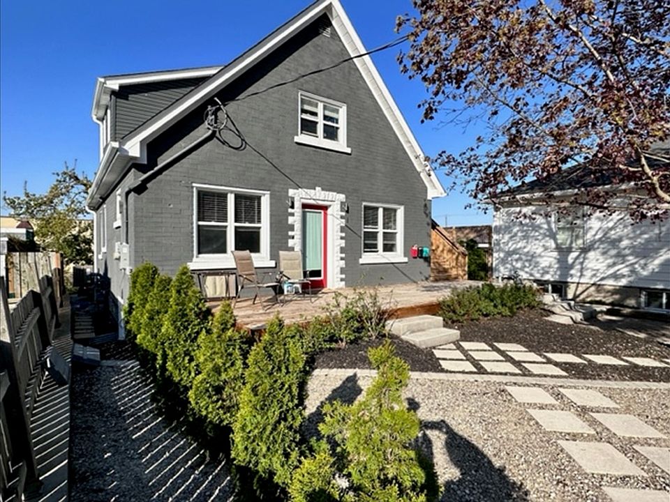 1st image of 420 Courtland Ave E #1