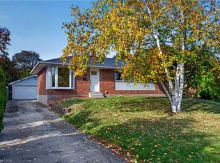 92 Foxbar Rd, Burlington, ON L7L2Z6