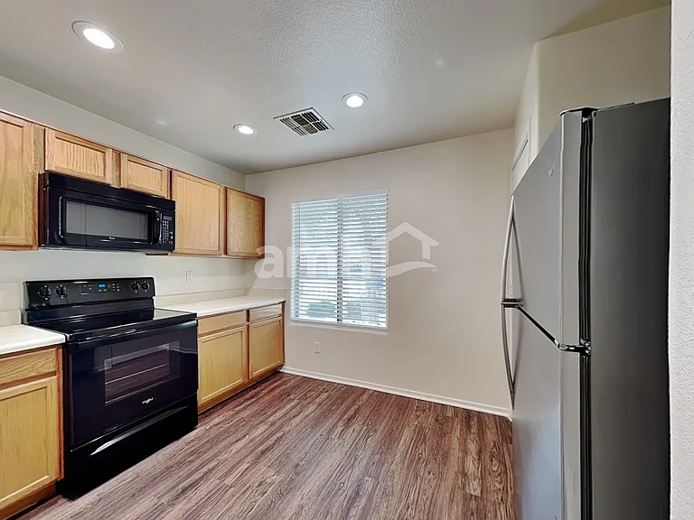 18554 W Mariposa Dr — Photo 3