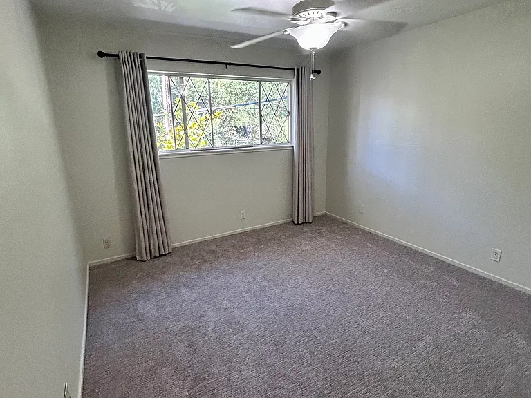 565 Matadero Ave #14 — Photo 8