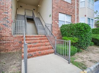 1 Joseph Dr, East Hanover, NJ 07936