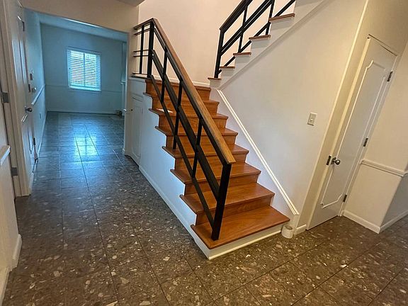 5th image of 2220 Aldo Blvd