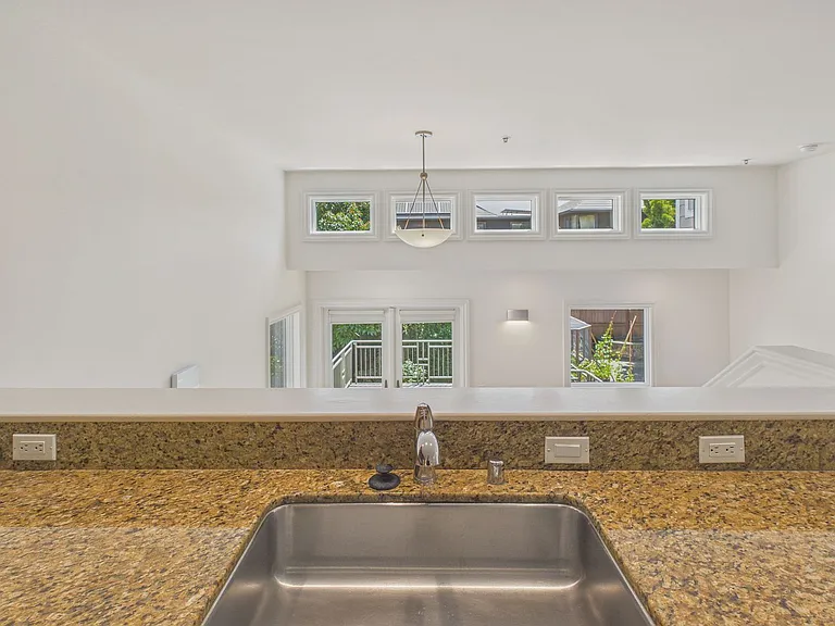 853 De Haro St — Photo 14