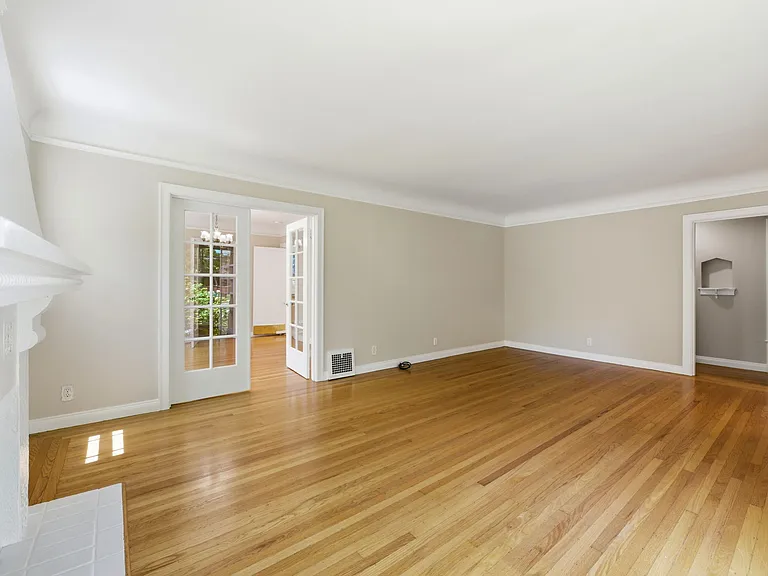 126 Jeter St — Photo 7