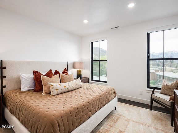 4th image of 2250 E Murray Holladay Rd #306