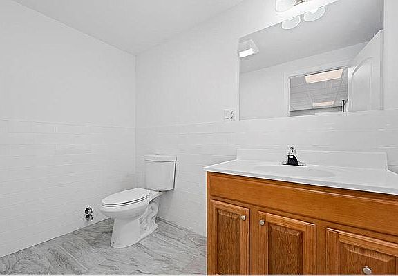 5th image of 139 Court St APT 2