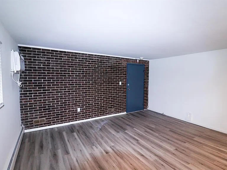 6115-6126 Plymouth Avenue — Photo 6
