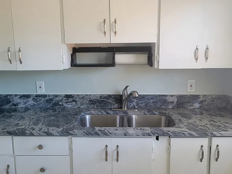 410 N 28th St #410 — Photo 14