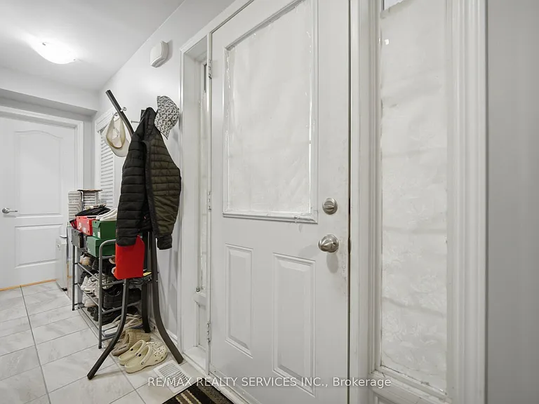 75 Benhurst Cres #UPPER — Photo 9