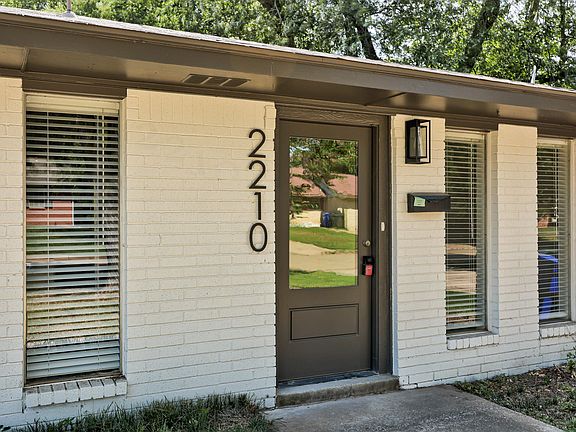 4th image of 2212 Donna Dr