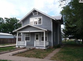 331 S 1st St, Lindsborg, KS 67456