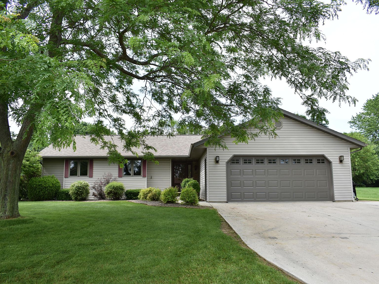 W2604 River Edge Dr, Oostburg, WI 53070 Zillow
