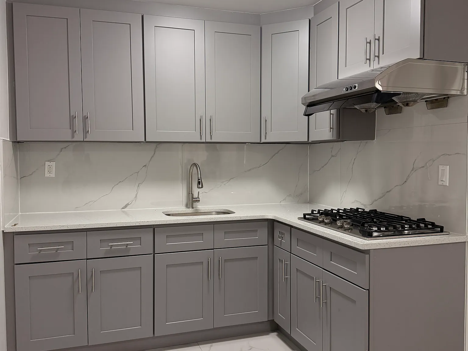 2 bed, 700 sqft, $2,350 — Photo 1