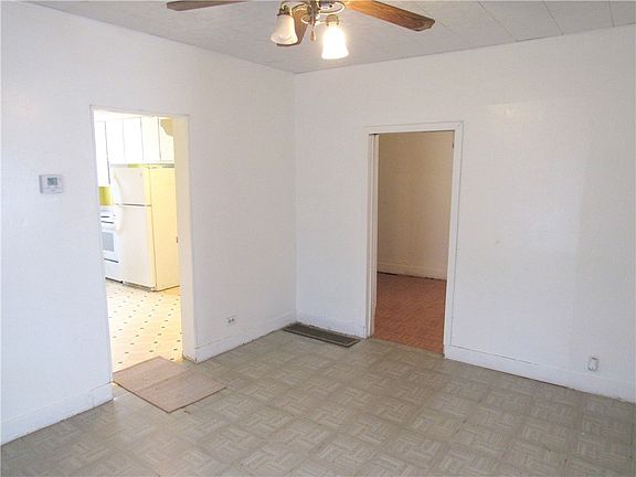 3rd image of 901 E Canal St