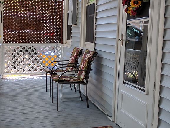 Front porch / front door