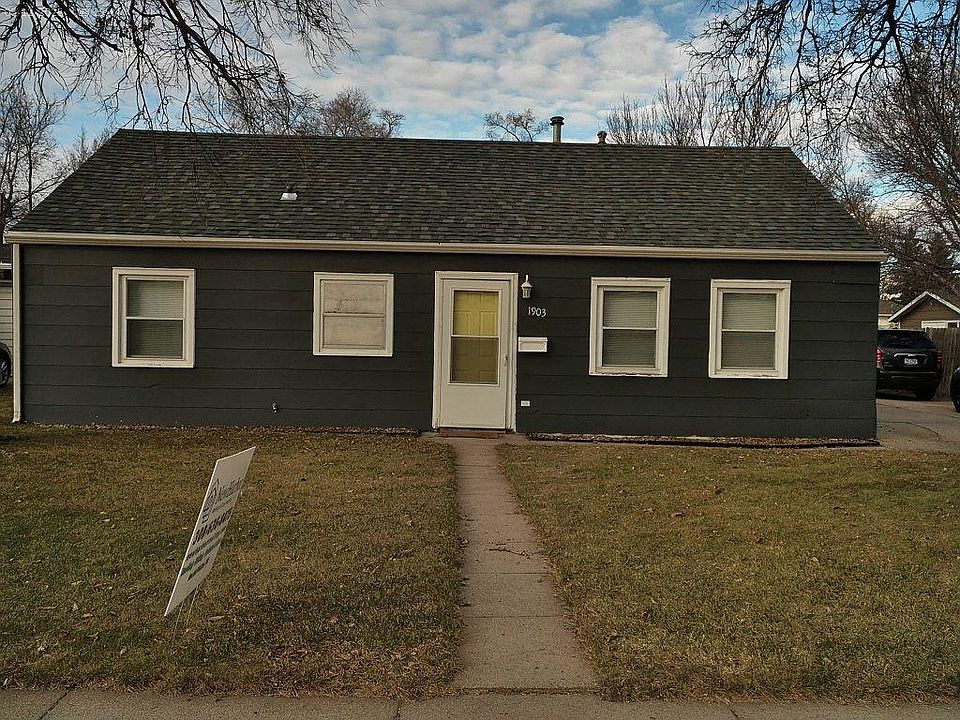 1st image of 1903 W 1st Street