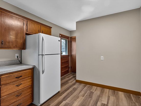 4th image of 2949 SW Medford Ave