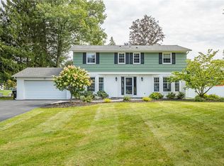 3 Rensselaer Dr, Pittsford, NY 14534