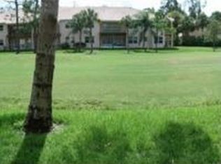 225 Turtle Lake Ct APT 112, Naples, FL 34105
