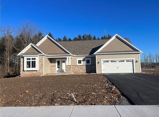 12 Bellasera Trl, Rochester, NY 14626