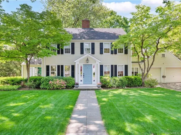 11 Harvest Lane, West Hartford, CT 06117