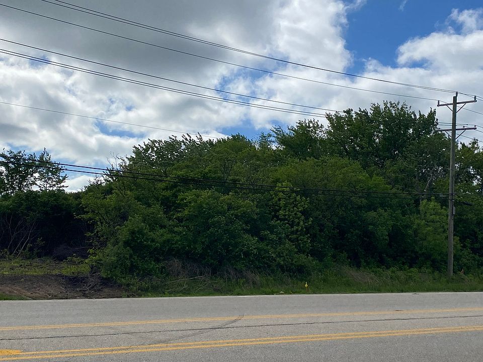 2nd image of 39113 N Green Bay Rd