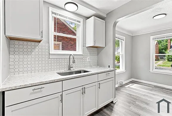 11736 Duchess St — Photo 12