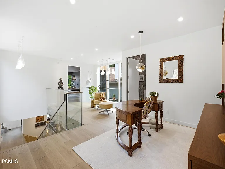 780 E 900th — Photo 32