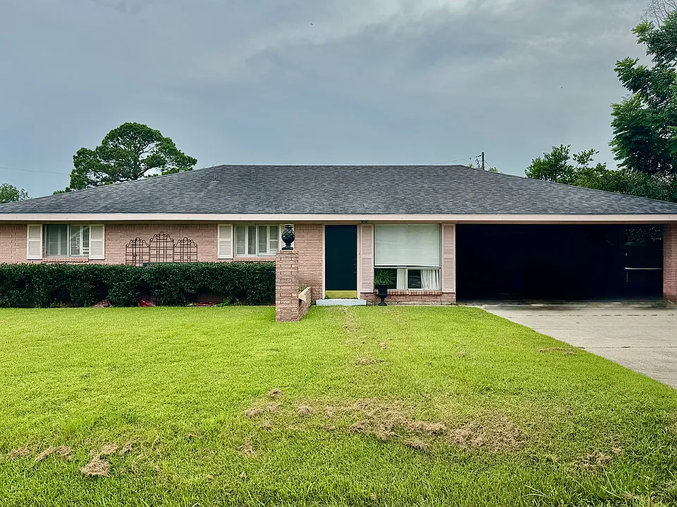 211 N William Dr