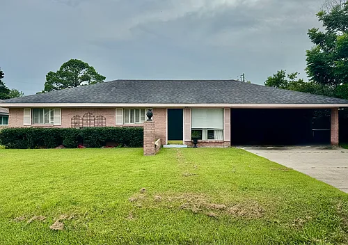 211 N William Dr Photo 1