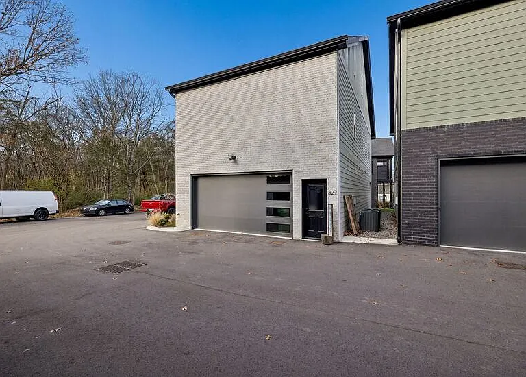 Oversized 2 car garage
