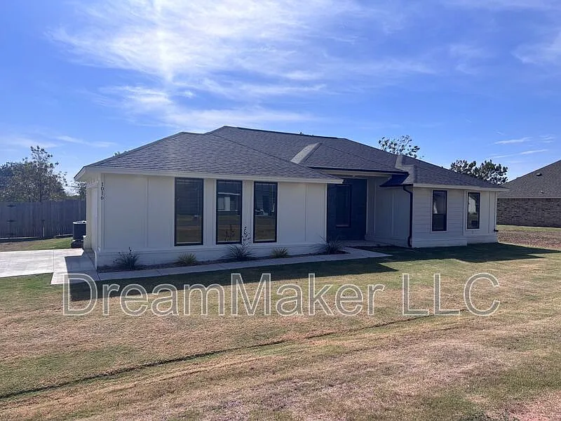 1016 Apple Blossom Way