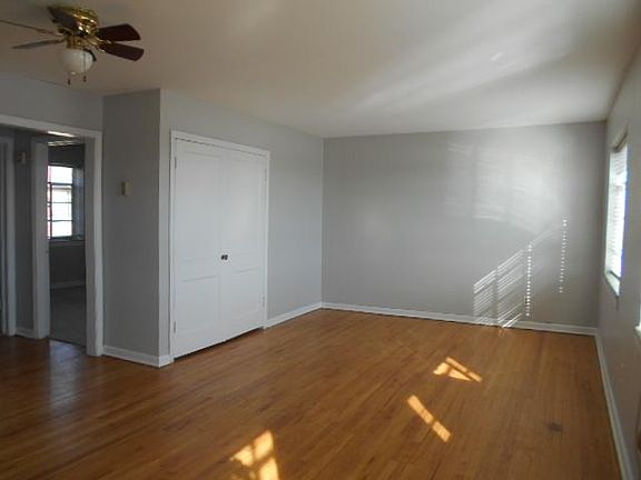 Spacious living room