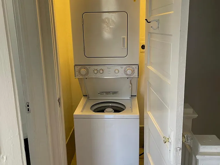 in-unit washer/dryer