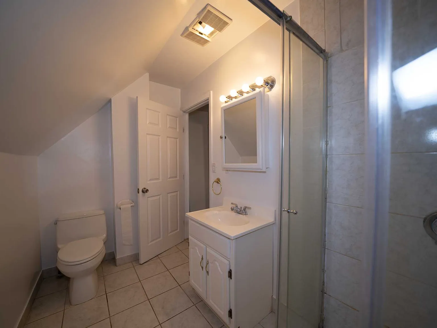 4 bed, 2.5 bath, $3,300 — Photo 4