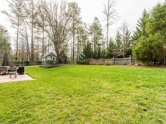 4th image of 306 Aldersbrook Ct