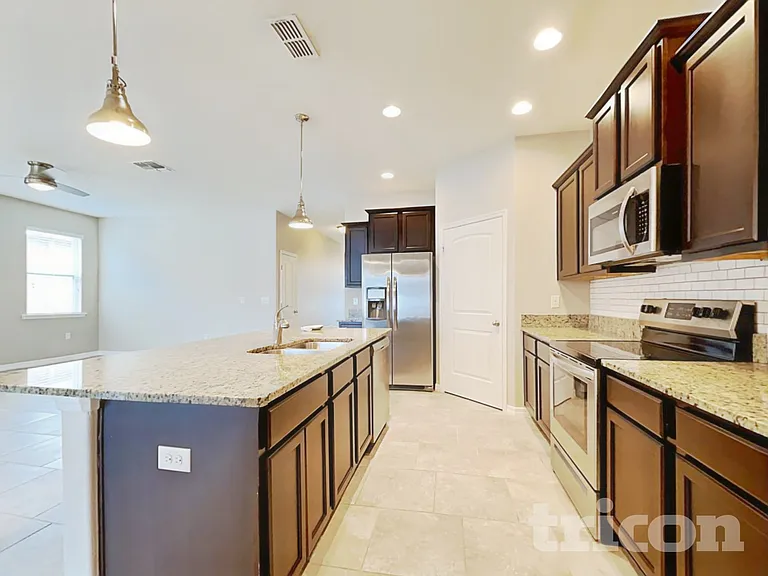 112 Waterside Cir — Photo 6