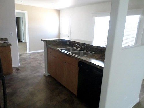 5th image of 3065 Yarrow Cir