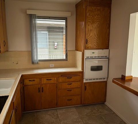 5th image of 304 E Almond Ave APT 8