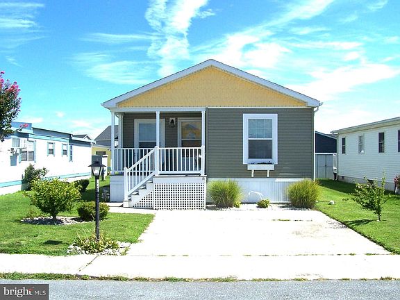 2nd image of 138 Clam Shell Rd