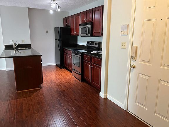 2nd image of 120 Fisherville Rd #133