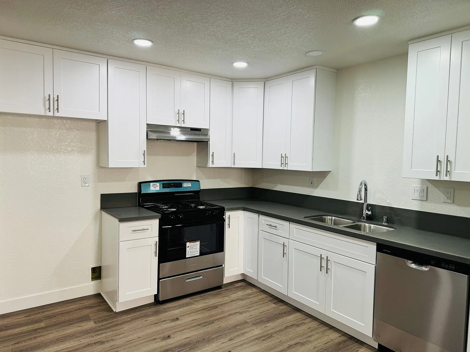 1 bed, 700 sqft, $2,095 — Photo 3