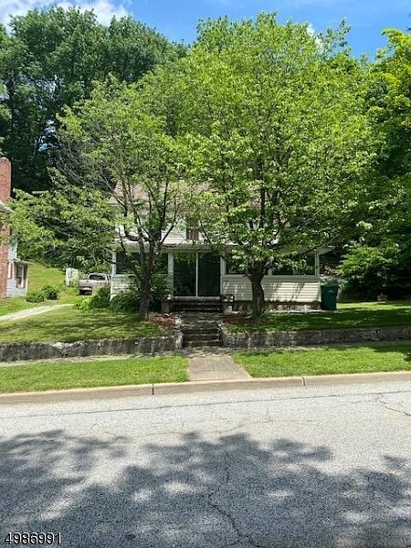 1st image of 124 Main St
