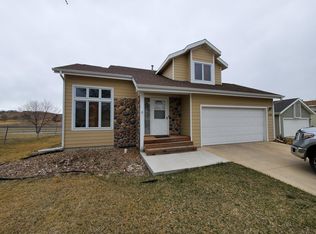 1206 Clover Ridge Ct, Rapid City, SD 57701