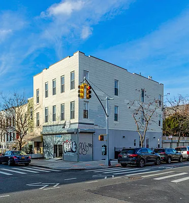 Rented by Max Apt LLC | media 15