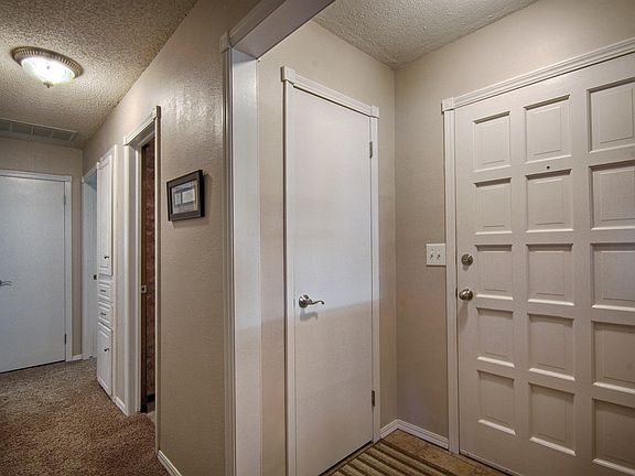 3rd image of 10412 Glascow Dr