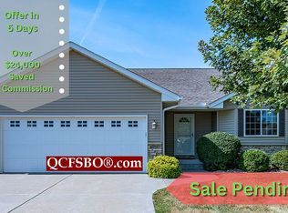 606 E Sheridan Dr, Eldridge, IA 52748